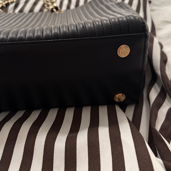Henri Bendel Quilted tote bag- Great condition - Picture 10 of 11